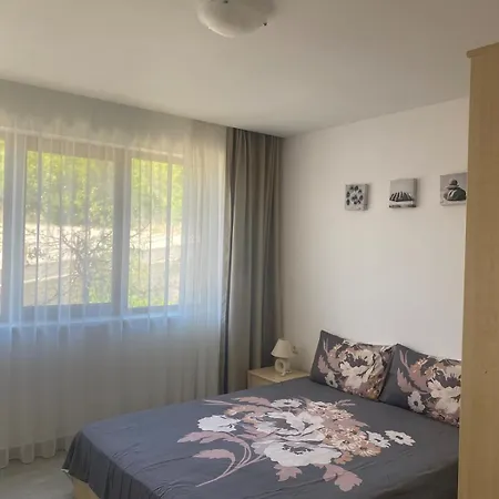 Beachfront, 2 Bed With Sea Views Appartement *
